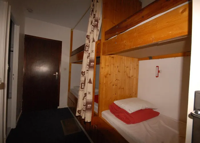 6 Pers, Balcon, Animaux Admis - Fr-1-859-30 Eaux-Bonnes